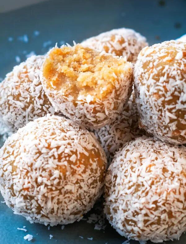 Carrot Cake Energy Bites